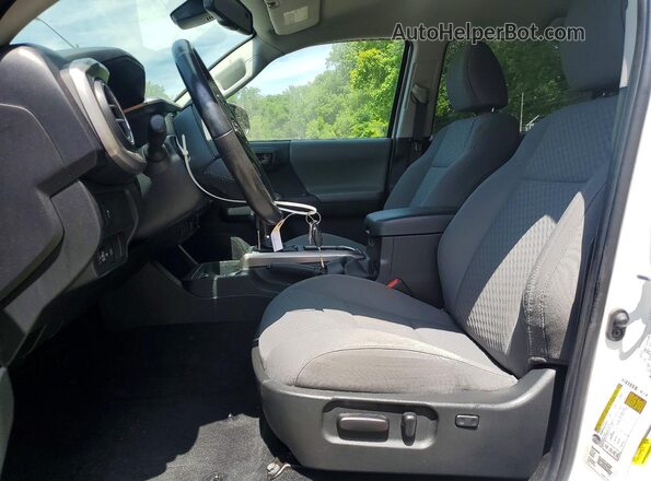 3TYCZ5AN9NT087660 2022 TOYOTA TACOMA Белый Вид салона спереди