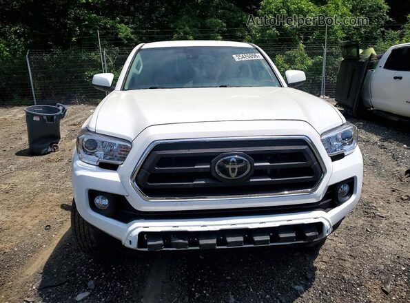3TYCZ5AN9NT087660 2022 TOYOTA TACOMA Белый Вид спереди