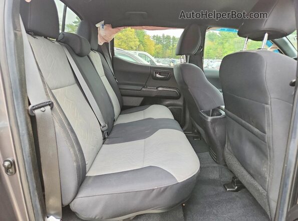 3TYCZ5AN9PT111801 2023 TOYOTA TACOMA Gray Widok tylnych siedzeń