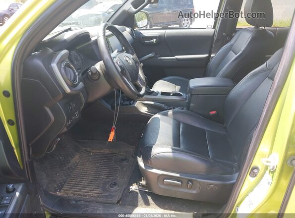 3TYCZ5ANXPT152485 2023 TOYOTA TACOMA Green Vista interior delantera