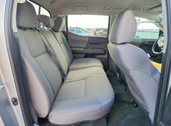 3TYCZ5ANXPT176141 2023 TOYOTA TACOMA Silver Widok tylnych siedzeń