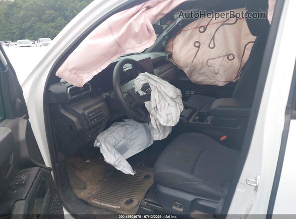 3TYJDAHN1ST028120 2025 TOYOTA TACOMA White Вид салону спереду