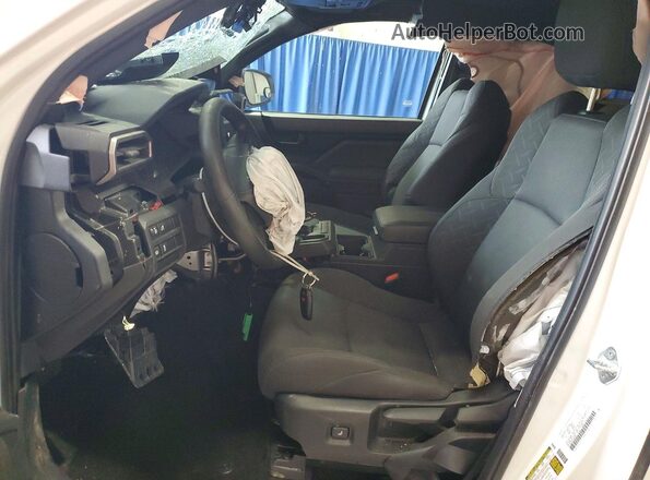 3TYJDAHN3RT006680 2024 TOYOTA TACOMA Белый Вид салона спереди