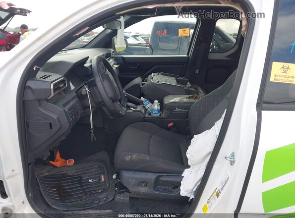 3TYJDAHN6TT045030 2026 TOYOTA TACOMA White Вид салону спереду