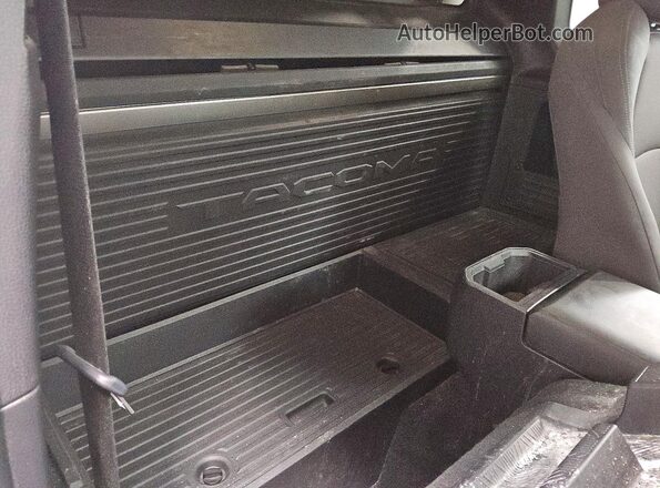 3TYJDAHNXRT007938 2024 TOYOTA TACOMA White Vista de los asientos traseros