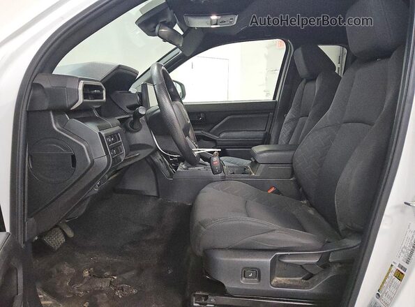 3TYJDAHNXRT007938 2024 TOYOTA TACOMA White Vista interior delantera