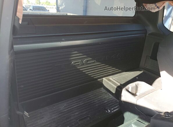 3TYJDAHNXST021120 2025 TOYOTA TACOMA White Rear seats view