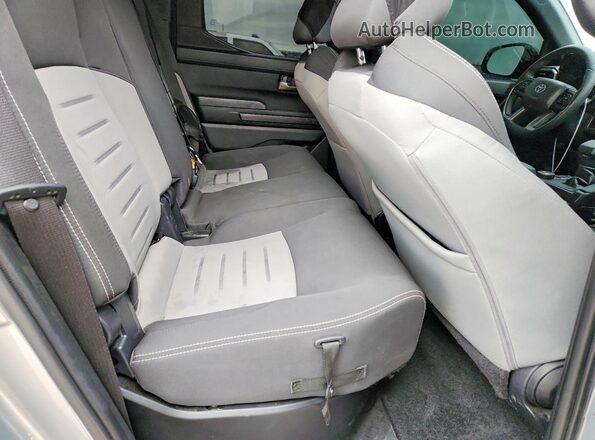 3TYKB5FN0ST017646 2025 TOYOTA TACOMA Silver უკანა სავარძლების ხედი