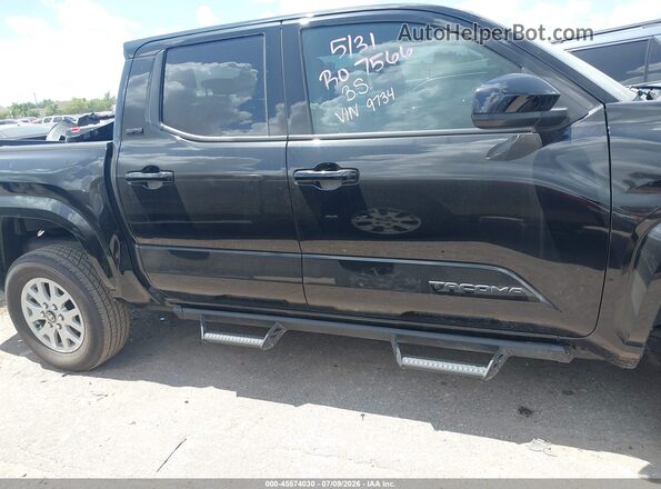 3TYKB5FN2ST029734 2025 TOYOTA TACOMA Black Rear interior view