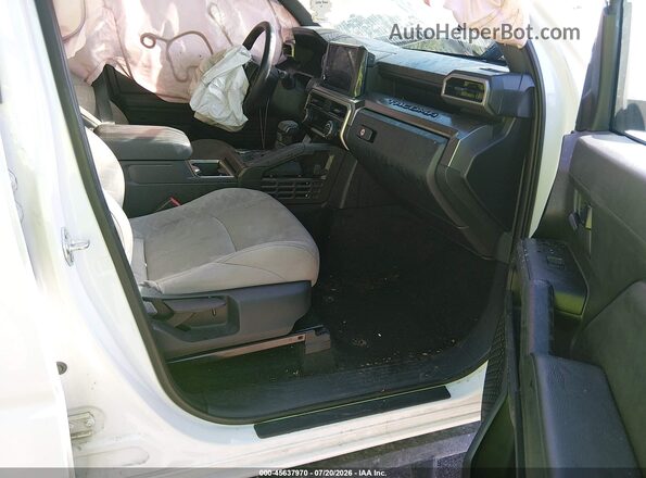 3TYKB5FN4RT000861 2024 TOYOTA TACOMA White Սալոնի դիմացի տեսք