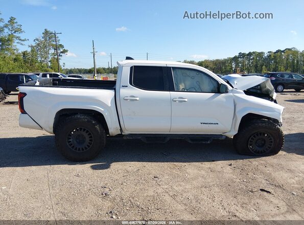 3TYKB5FN4RT000861 2024 TOYOTA TACOMA White Սալոնի հետևի տեսք