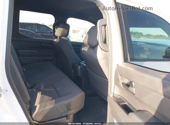 3TYKB5FN6ST025766 2025 TOYOTA TACOMA White VIN կոդի պիտակի տեսք