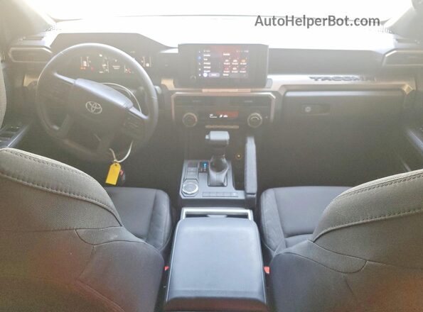 3TYKB5FN9ST028905 2025 TOYOTA TACOMA Black Dashboard view