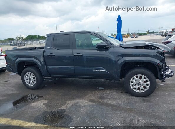 3TYKB5FNXTT035881 2026 TOYOTA TACOMA Gray Widok wnętrza z tyłu
