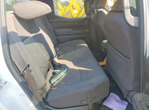 3TYKD5HN1RT009928 2024 TOYOTA TACOMA White Vista de los asientos traseros
