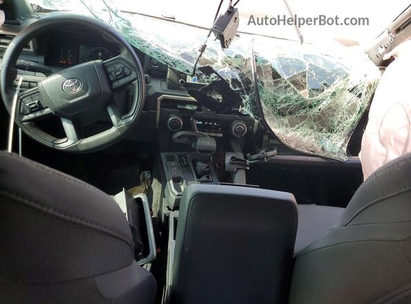 3TYKD5HN1ST037704 2025 TOYOTA TACOMA Белый Вид панели приборов