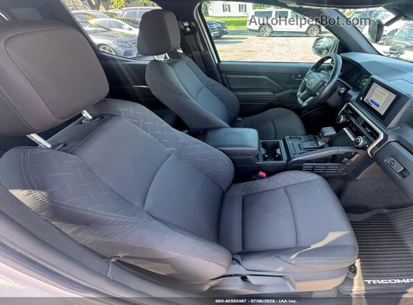 3TYKD5HN4ST031430 2025 TOYOTA TACOMA White Front interior view