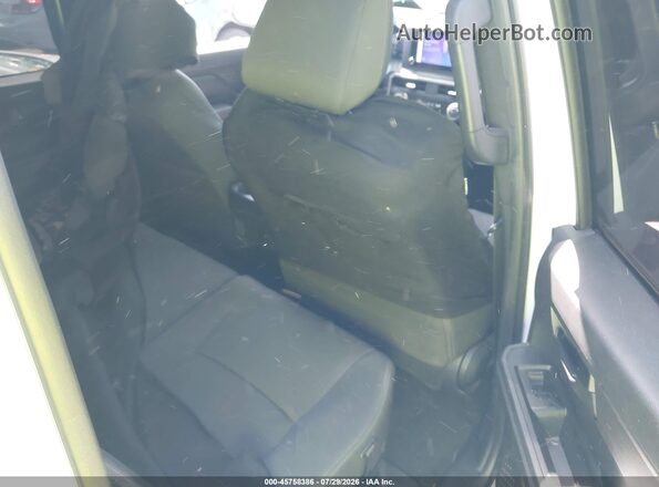 3TYKD5HN6RT002795 2024 TOYOTA TACOMA White VIN կոդի պիտակի տեսք