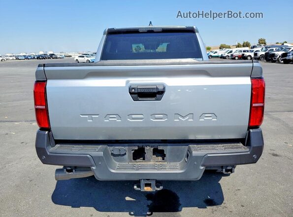 3TYKD5HN6RT008886 2024 TOYOTA TACOMA Silver Widok z tyłu