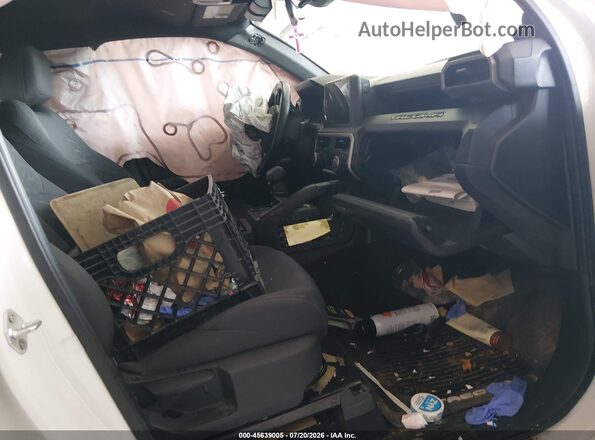 3TYKD5HN8ST032502 2025 TOYOTA TACOMA White Front interior view
