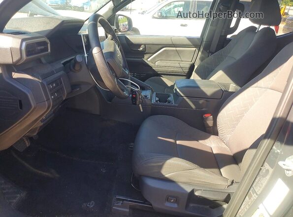 3TYKD5HN9RT016478 2024 TOYOTA TACOMA Charcoal Vista interior delantera