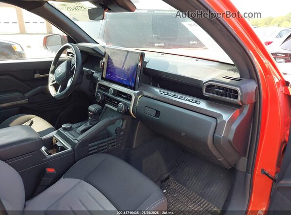 3TYLB5FN1RT002071 2024 TOYOTA TACOMA Orange Vista interior delantera