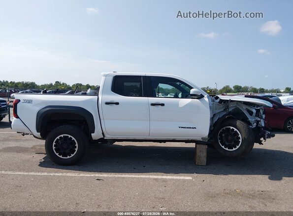 3TYLB5JN1RT005673 2024 TOYOTA TACOMA White Панорамний вид салону 360°