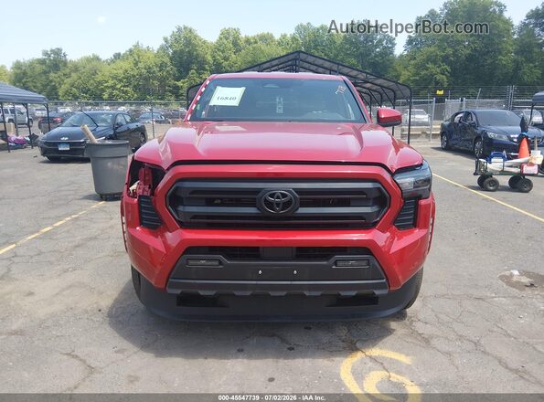 3TYLB5JN1TT111113 2026 TOYOTA TACOMA Red Widok wnętrza z tyłu