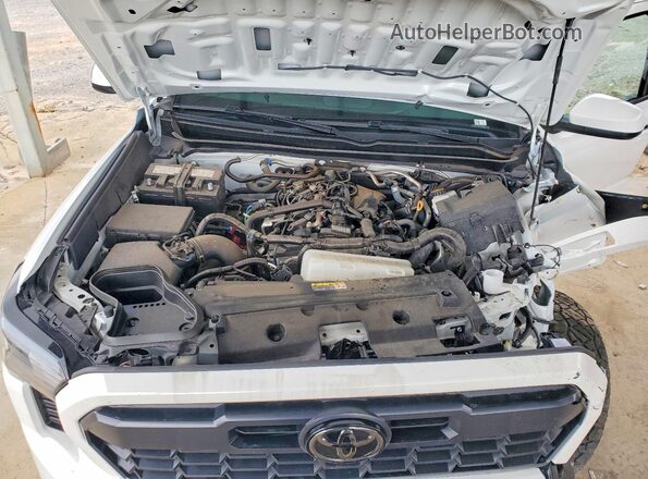 3TYLB5JN3ST098055 2025 TOYOTA TACOMA White Widok wnętrza z tyłu