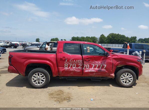 3TYLB5JN4TT122493 2026 TOYOTA TACOMA Red Widok wnętrza z tyłu
