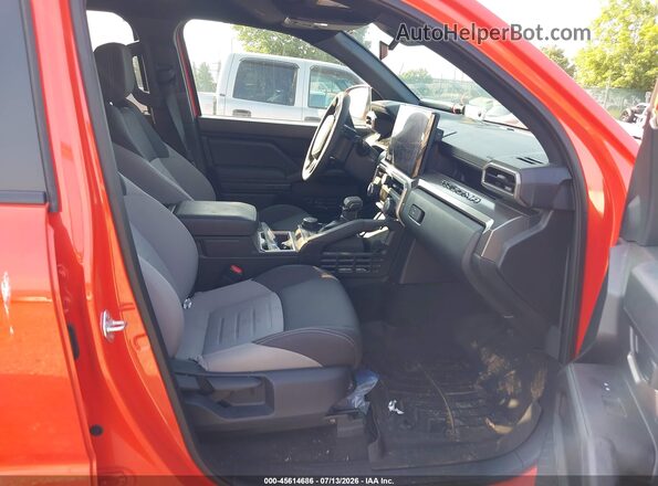 3TYLB5JN6RT042945 2024 TOYOTA TACOMA Orange წინა სალონის ხედი