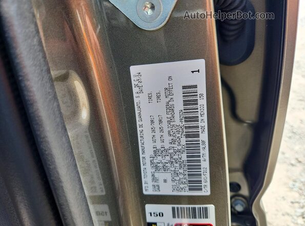 3TYLB5JN7RT039035 2024 TOYOTA TACOMA Green ძრავის განყოფილების ხედი