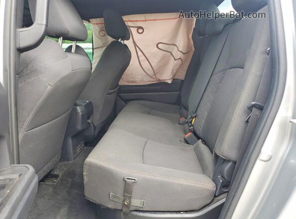 3TYLB5JN7RT057910 2024 TOYOTA TACOMA Silver უკანა სავარძლების ხედი