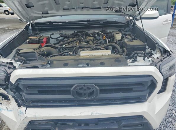 3TYLB5JN9RT025203 2024 TOYOTA TACOMA White Vista interior trasera