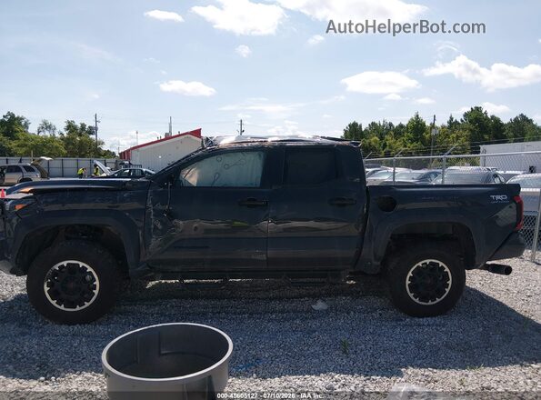 3TYLB5JN9RT029042 2024 TOYOTA TACOMA Gray Widok wnętrza z tyłu