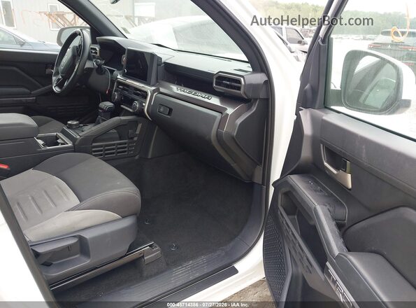 3TYLB5JNXRT000410 2024 TOYOTA TACOMA White Front interior view