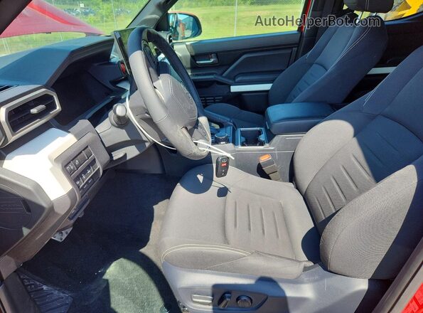 3TYLB5JNXRT057805 2024 TOYOTA TACOMA Red Вид салону спереду