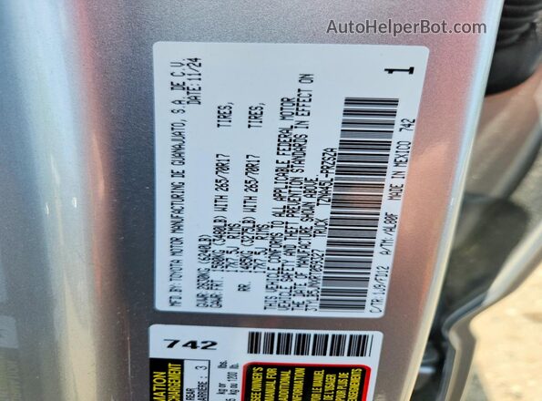 3TYLB5JNXRT059327 2024 TOYOTA TACOMA Silver Vista del compartimento del motor