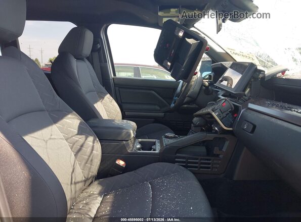 3TYLB5JNXST081172 2025 TOYOTA TACOMA Серебряный Вид салона спереди