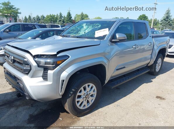 3TYLB5JNXST081172 2025 TOYOTA TACOMA Серебряный Передняя левая четверть