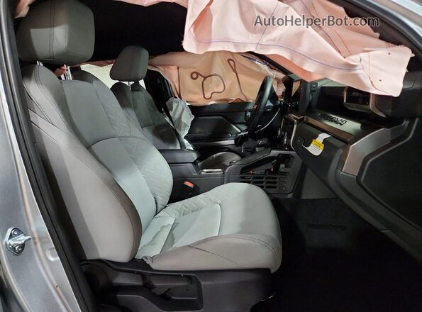 3TYLB5JNXTT113278 2026 TOYOTA TACOMA Silver Вид салону спереду