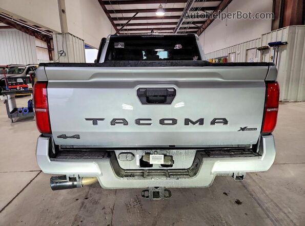 3TYLB5JNXTT113278 2026 TOYOTA TACOMA Silver Вид ззаду
