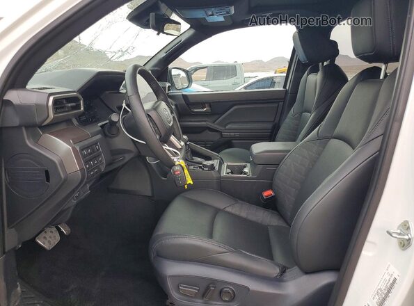 3TYLC5LN4RT014426 2024 TOYOTA TACOMA White Front interior view