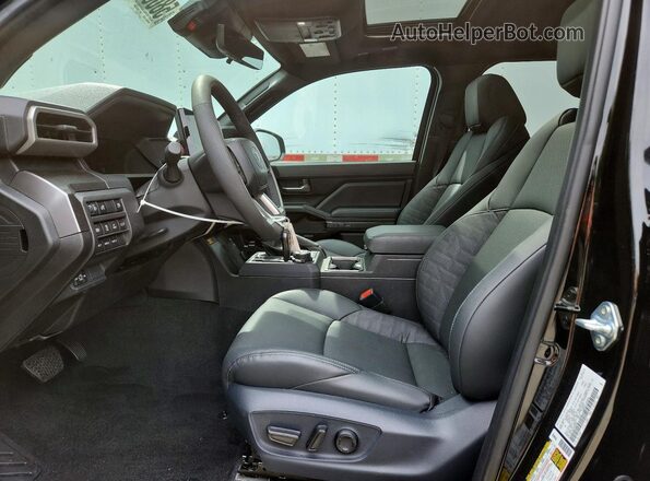 3TYLC5LN4ST044869 2025 TOYOTA TACOMA Black Vista interior delantera
