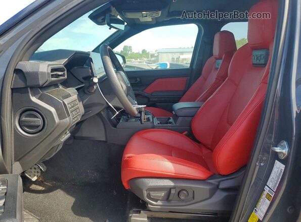 3TYLC5LN6RT005923 2024 TOYOTA TACOMA Серый Вид салона спереди
