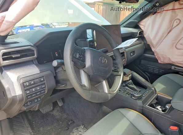 3TYLC5LN7ST042131 2025 TOYOTA TACOMA Brown Vista del salpicadero