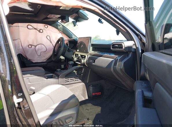 3TYLC5LN7TT052966 2026 TOYOTA TACOMA HYBRID Черный Вид салона спереди
