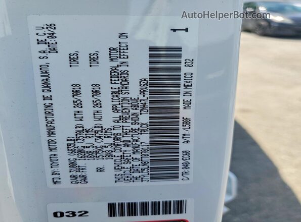3TYLC5LN8TT070117 2026 TOYOTA TACOMA White ძრავის განყოფილების ხედი