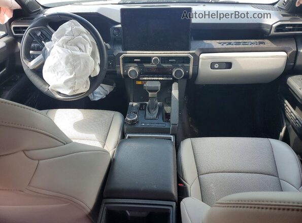 3TYLC5LNXRT007500 2024 TOYOTA TACOMA White Вид панелі приладів