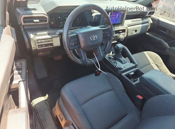3TYLD5KN0RT008959 2024 TOYOTA TACOMA Gray Առջևի վահանակի տեսք